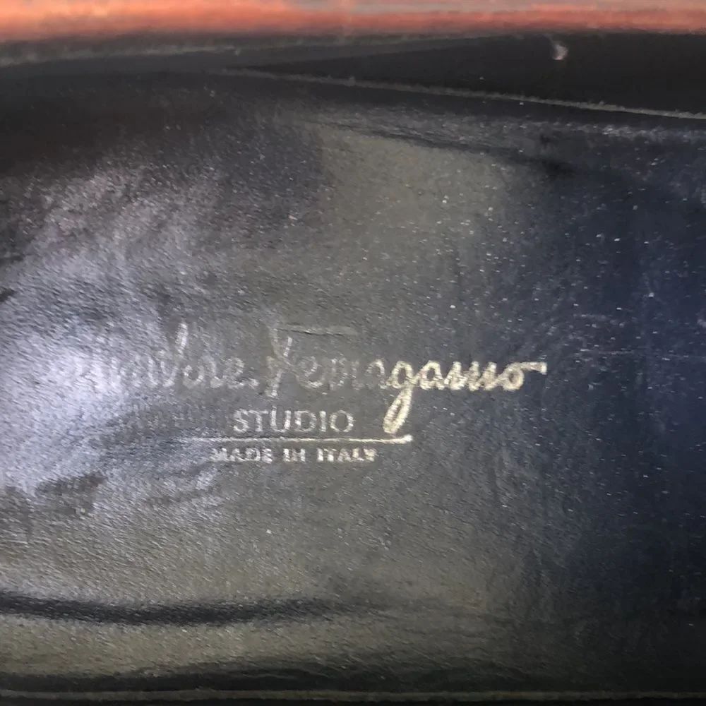 Ferragamo slip ons - Picture 9 of 11